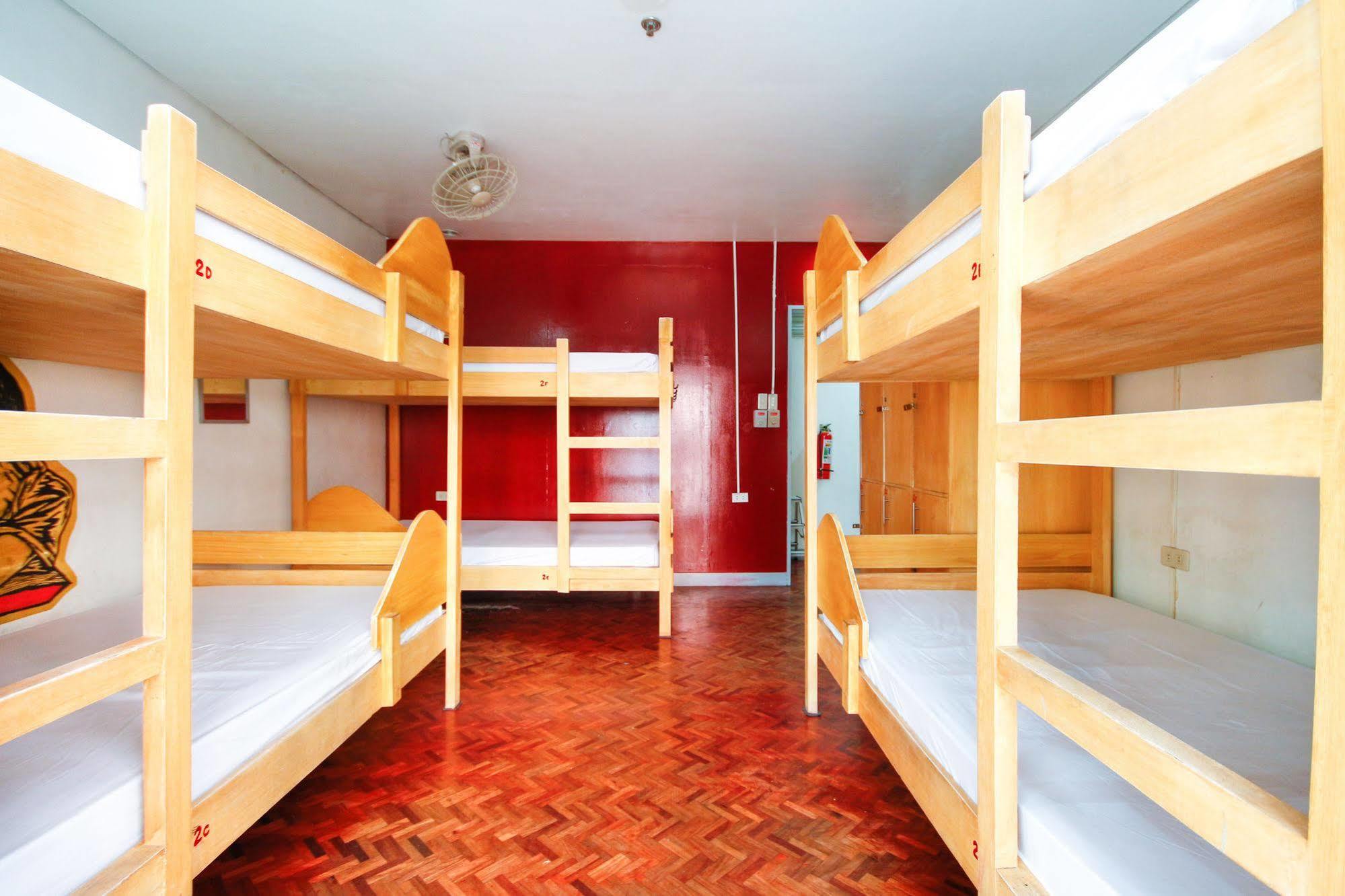 Lokal Hostel Makati City Extérieur photo