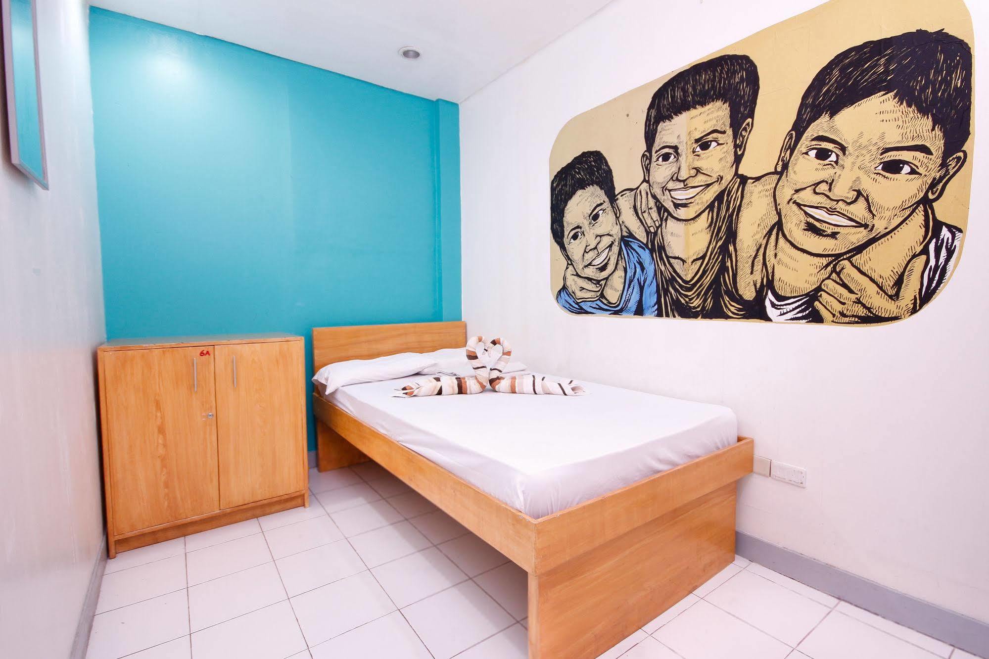 Lokal Hostel Makati City Extérieur photo