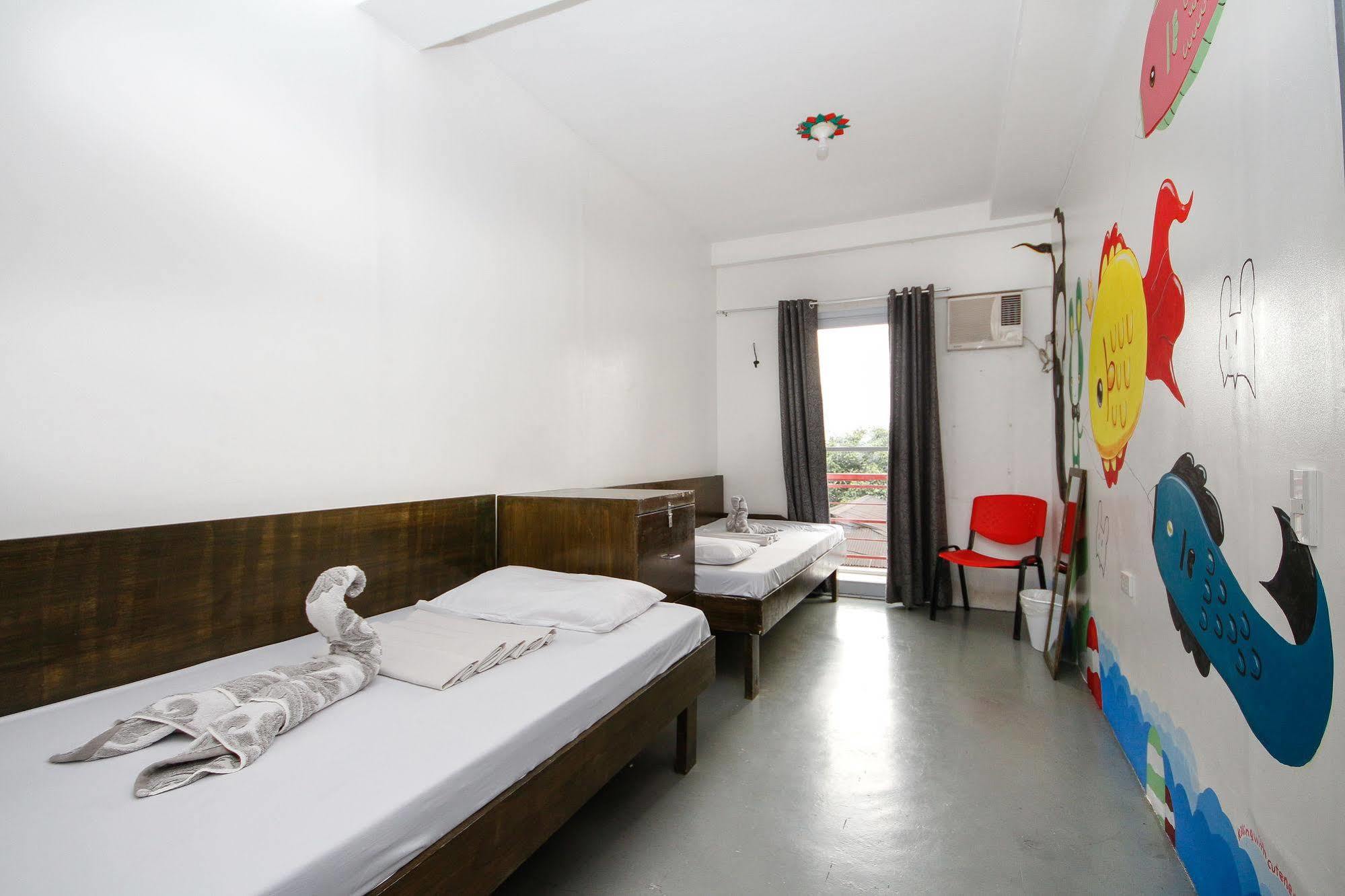 Lokal Hostel Makati City Extérieur photo