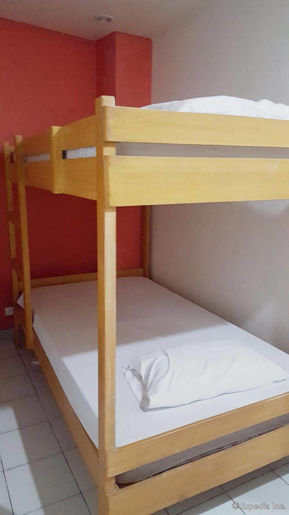 Lokal Hostel Makati City Extérieur photo
