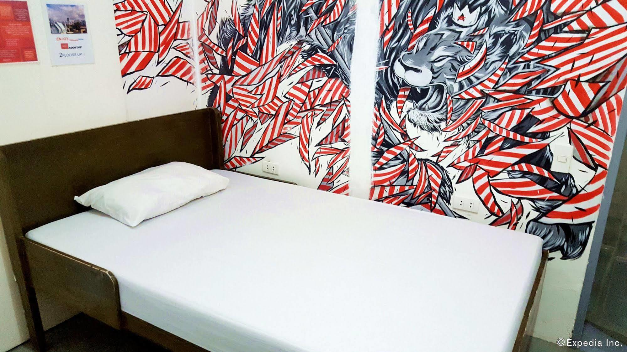 Lokal Hostel Makati City Extérieur photo